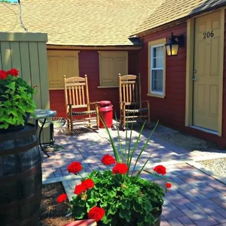 Colonial Inn-2